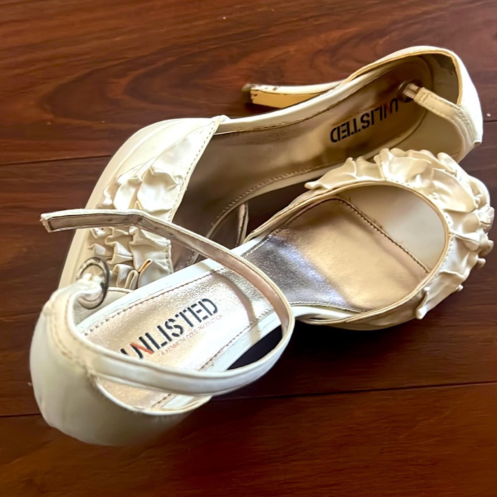 Kenneth Cole unlisted Ivory heels